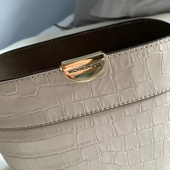 Michael Kors Purse - Picture 2 of 4